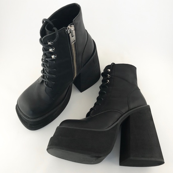 brat boot unif